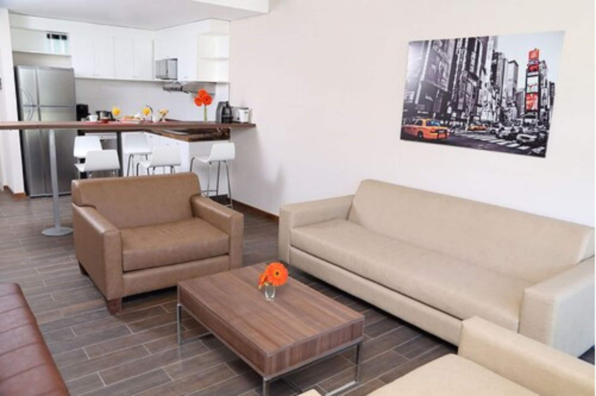 Casa Campus Pilar Suites Екстериор снимка