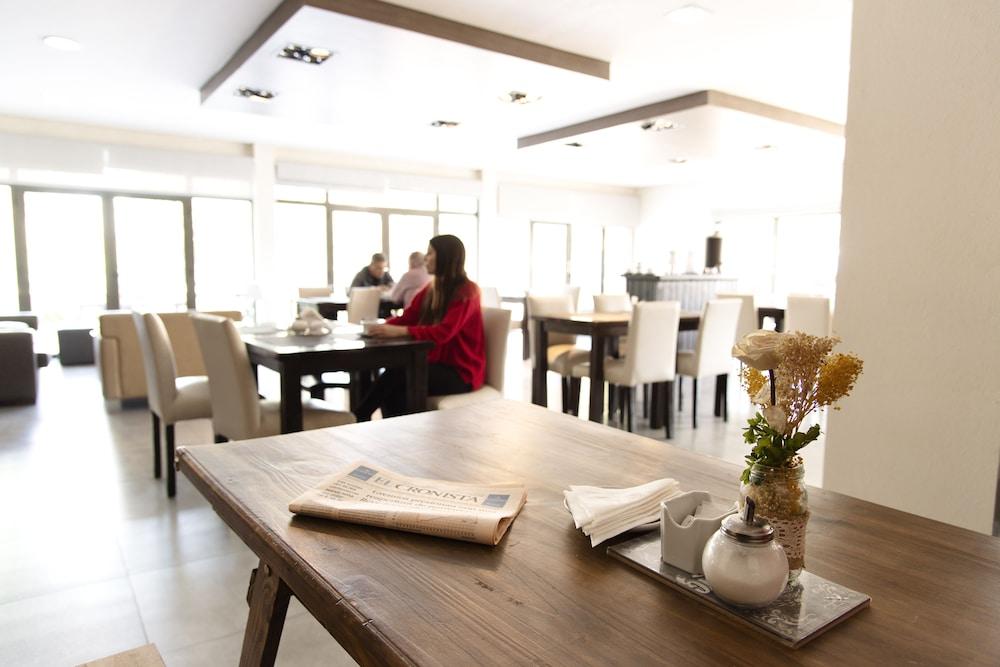 Casa Campus Pilar Suites Екстериор снимка