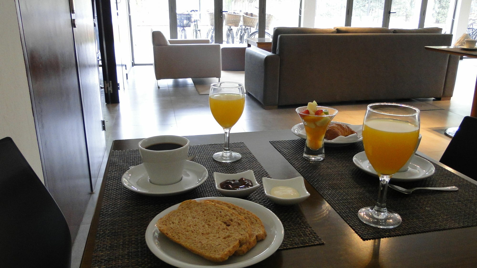 Casa Campus Pilar Suites Екстериор снимка